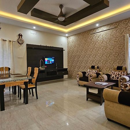 Shi'S Vilva - The Bungalow In Coimbatore - Near Airport, Kmch, Codesia Exteriör bild